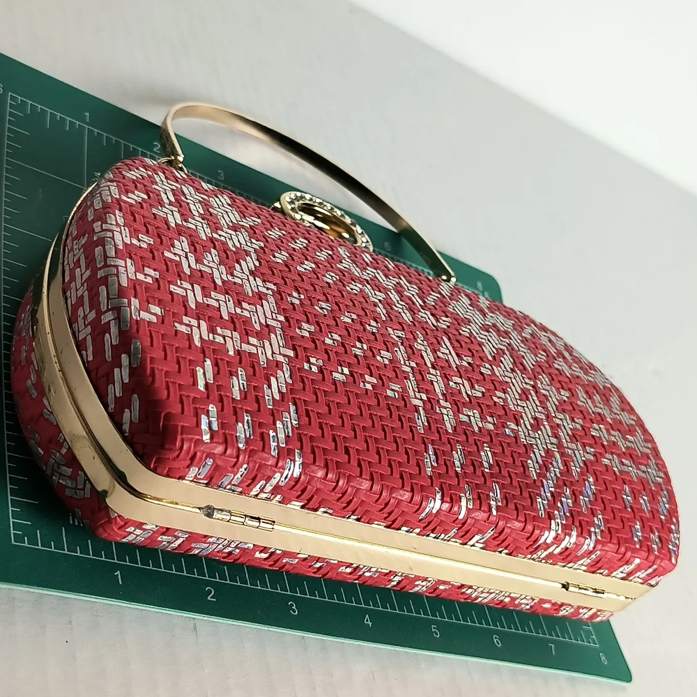 Woven Houndstooth Pattern Evening Clutch Bag Clasp Closure Strap Metal Red